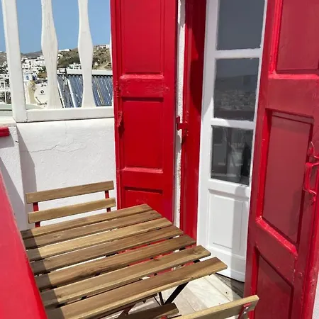 Elenitas Town House With Balcony And Sea View 아파트