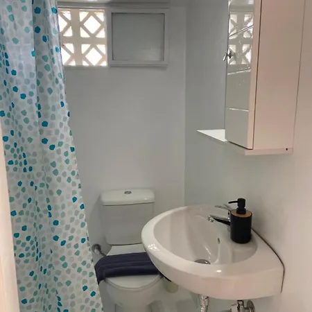Elenitas Town House With Balcony And Sea View Appartamento *